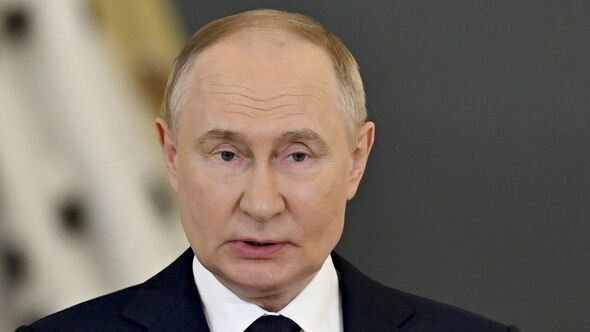 “The Putin system is on the verge of collapse”